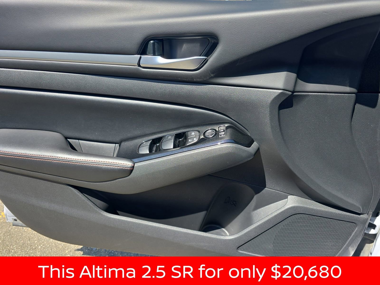 Used 2024 Nissan Altima 2.5 SR FWD image 32