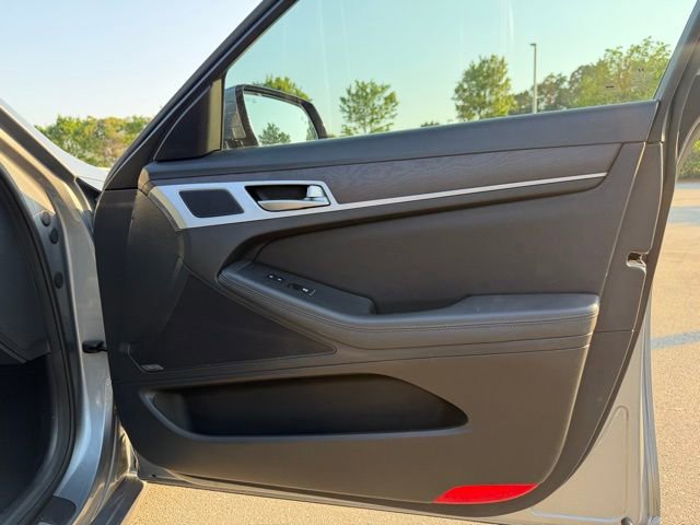 Used 2015 Hyundai Genesis 5.0 RWD image 31