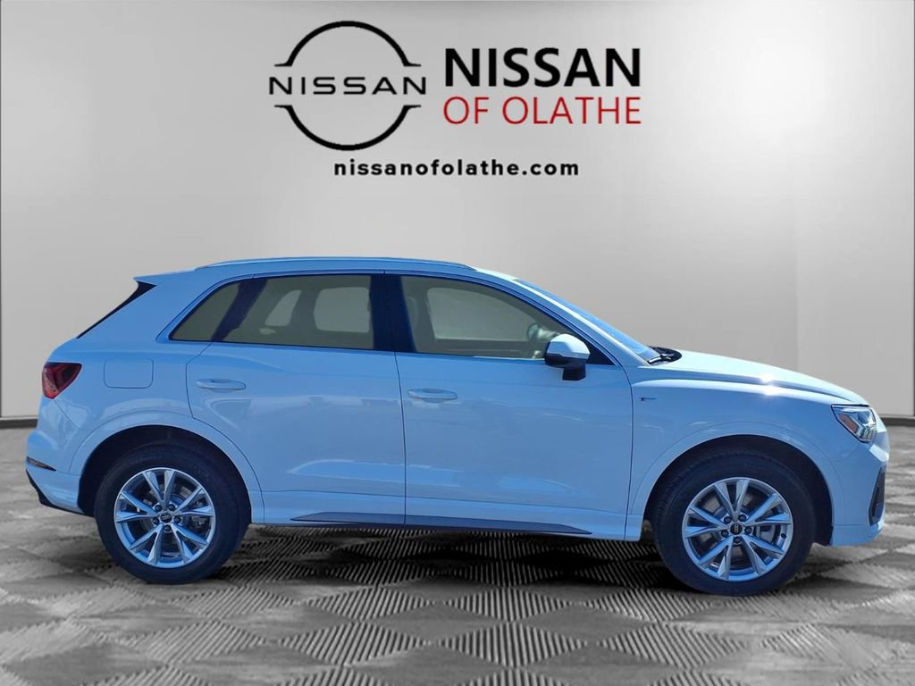 Used 2025 Audi Q3 2.0T Premium image 32