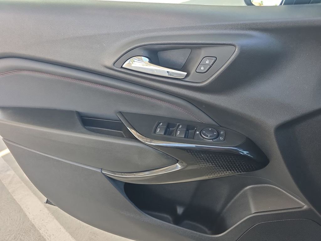 Used 2024 Chevrolet Trax RS w/ Driver Confidence Package image 24