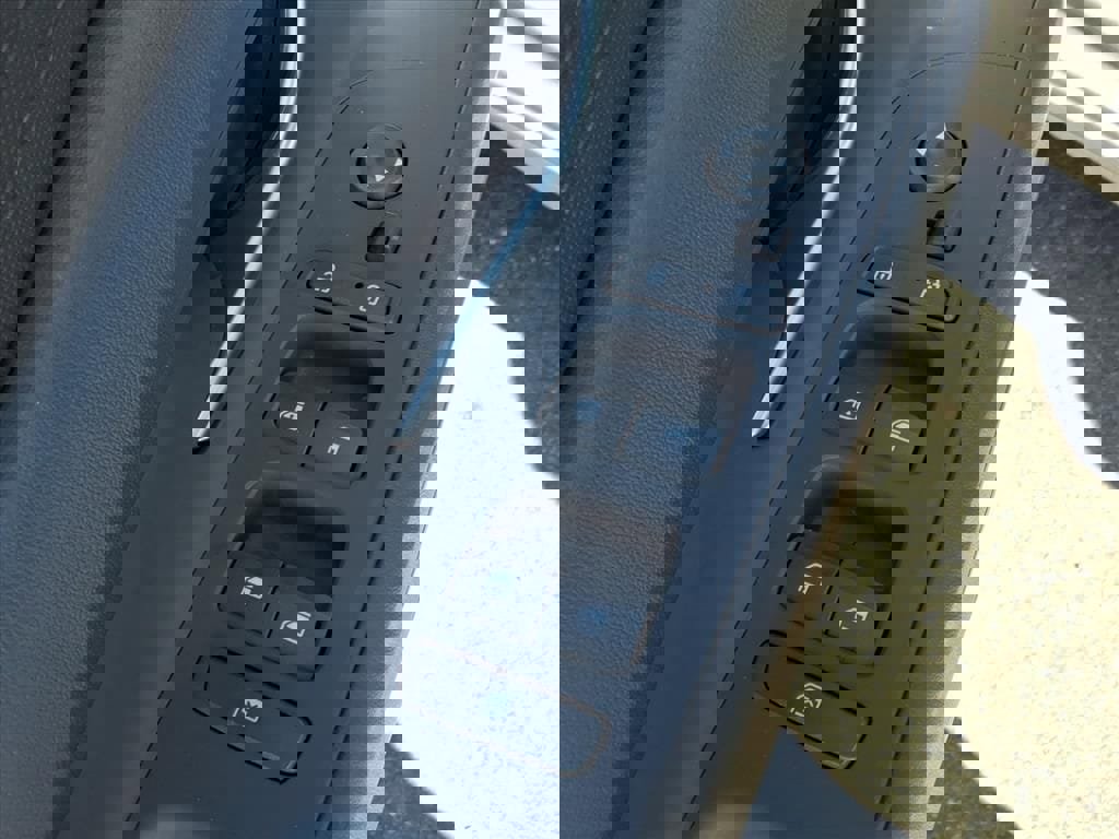 Used 2023 Hyundai Elantra Blue image 7