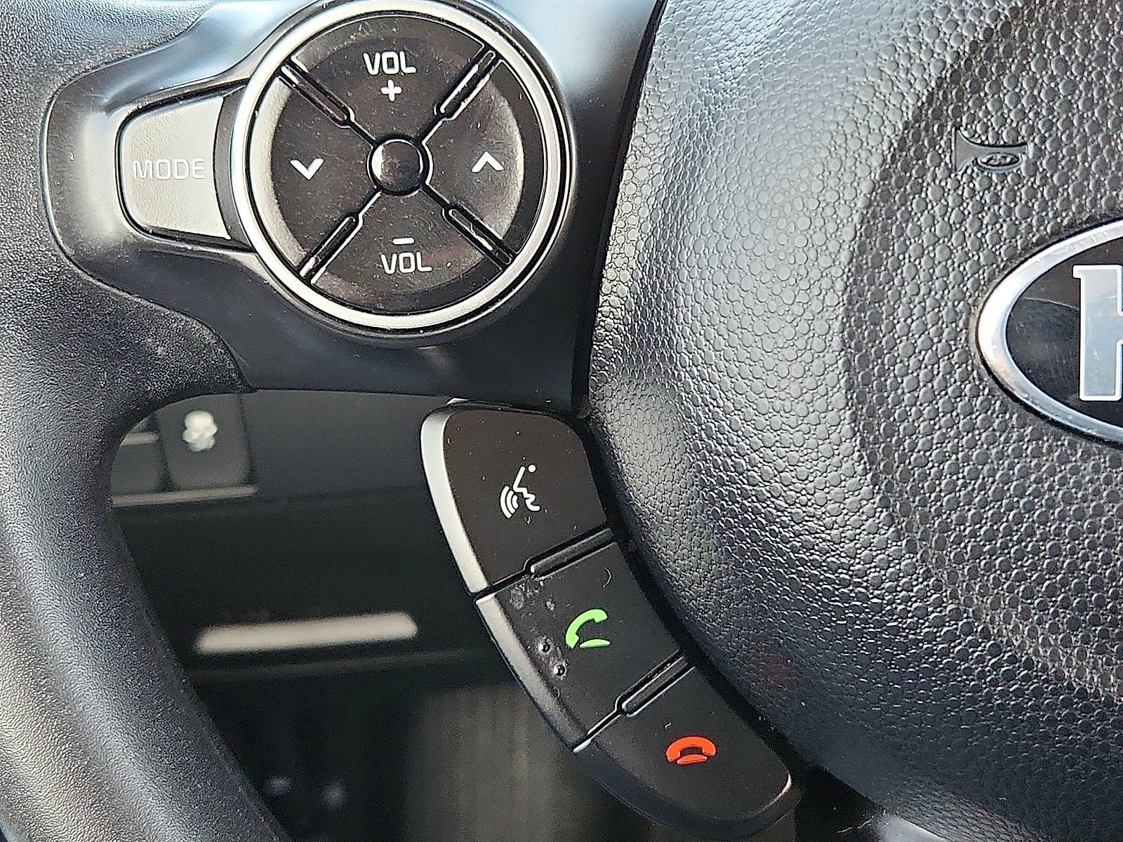 Used 2016 Kia Soul + image 13