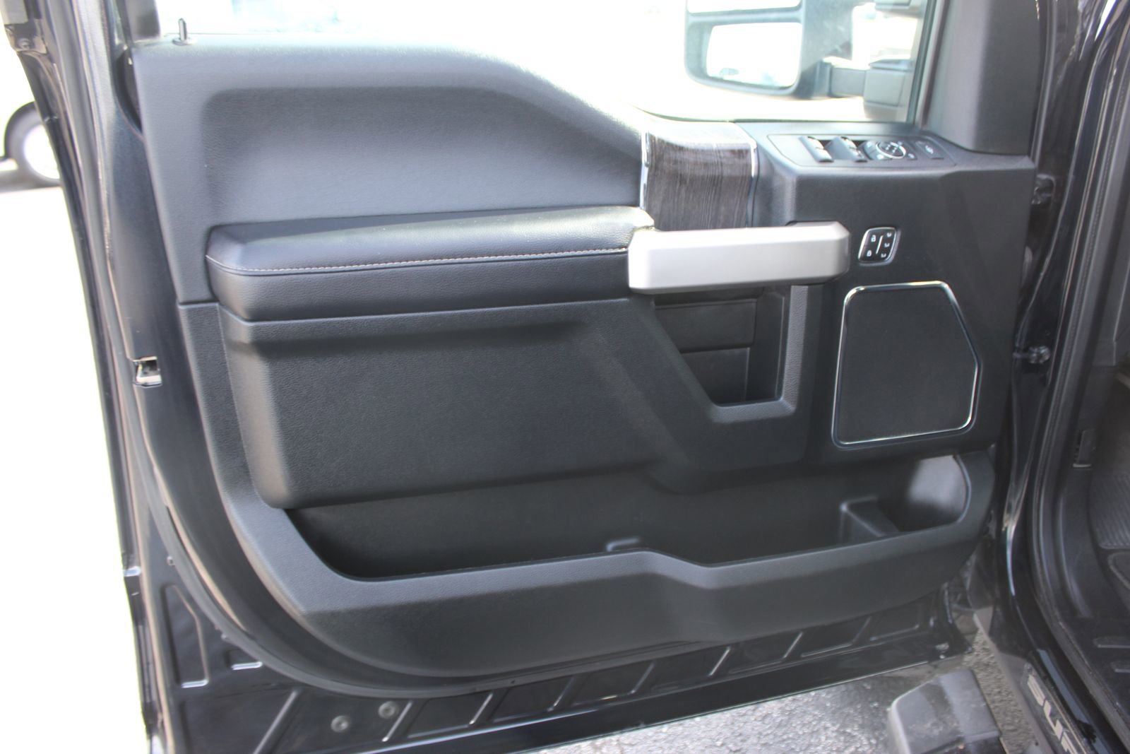 Used 2021 Ford F250 Lariat image 25