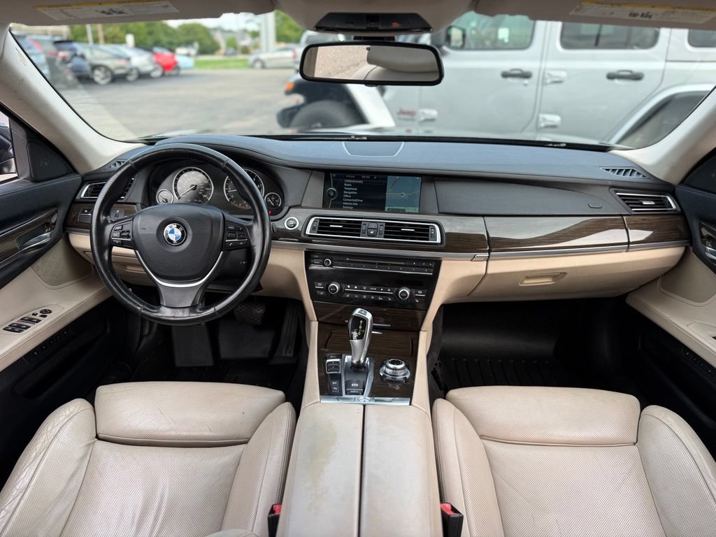 Used 2012 BMW 750i xDrive AWD/4WD video 2