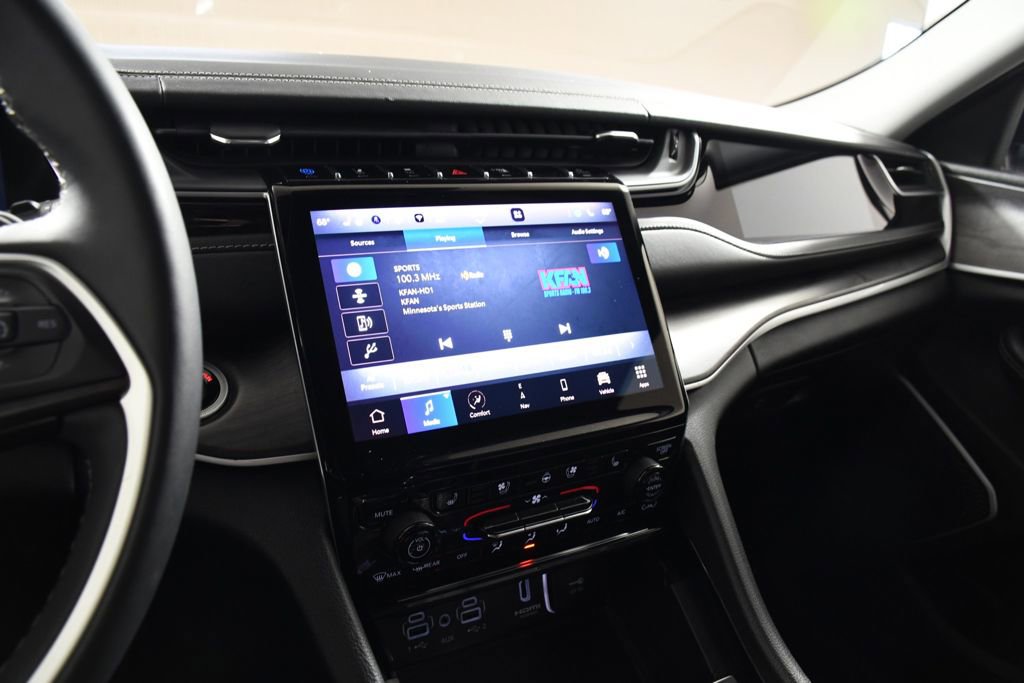 Used 2022 Jeep Grand Cherokee Limited 4xe w/ Luxury Tech Group II image 31