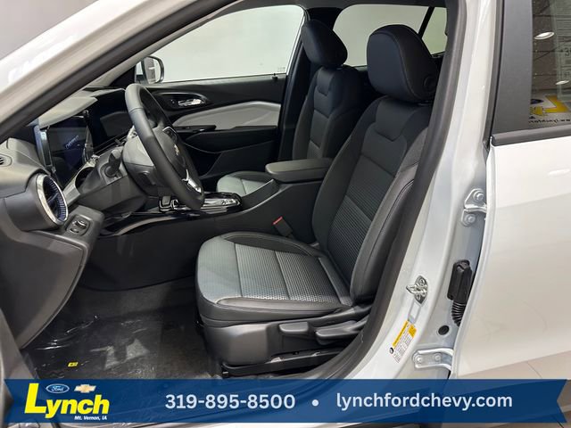 New 2026 Chevrolet Trax LT w/ Driver Confidence Package FWD image 5