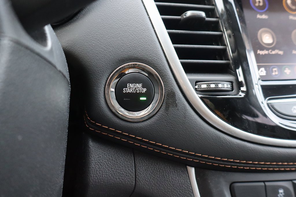 Used 2022 Chevrolet Trax LT w/ LT Convenience Package image 14