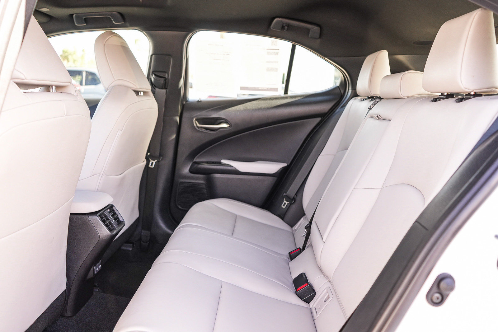 Certified 2026 Lexus UX 300h FWD image 21