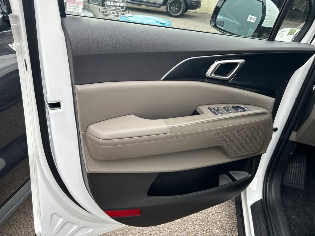 New 2026 Kia Carnival image 24