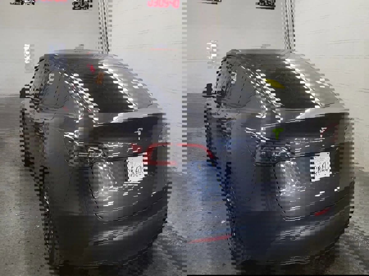 Used 2024 Tesla Model Y Long Range image 3