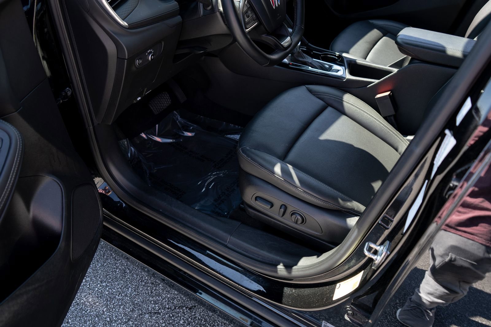 Used 2024 Buick Encore GX Sport Touring w/ Comfort Package FWD image 17