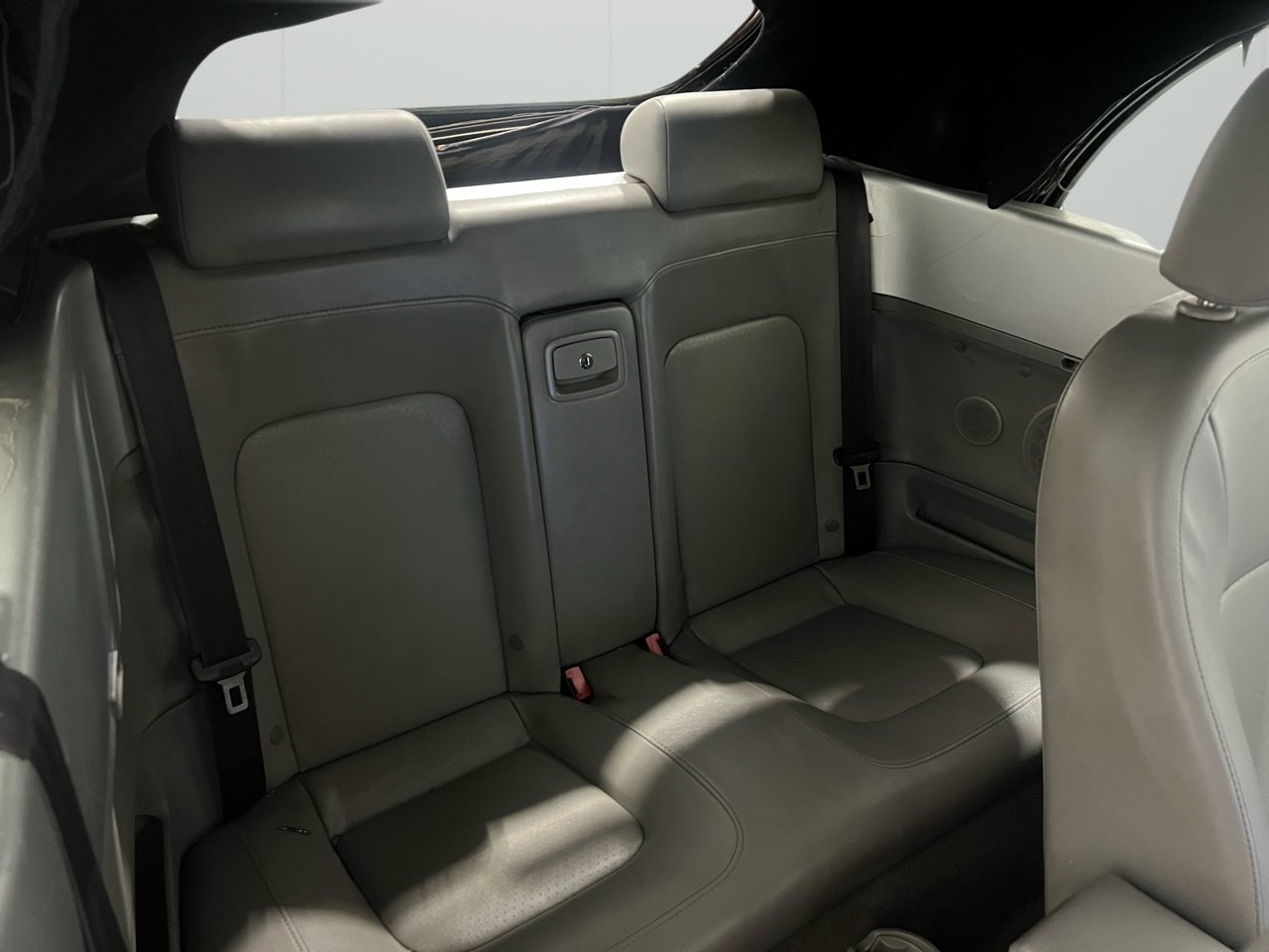 Used 2007 Volkswagen Beetle Convertible w/ Package 1 image 36