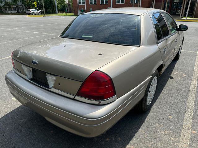 Used 2006 Ford Crown Victoria Police Interceptor RWD image 3