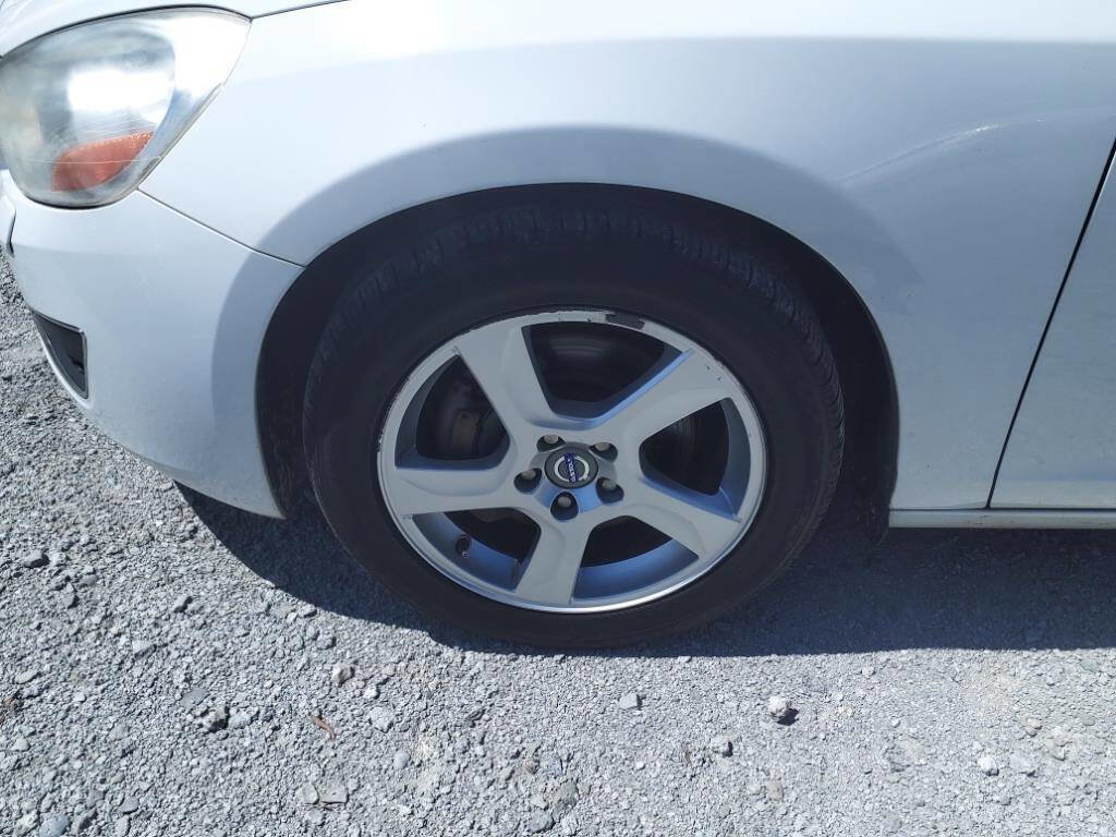 Used 2013 Volvo S60 T5 image 4