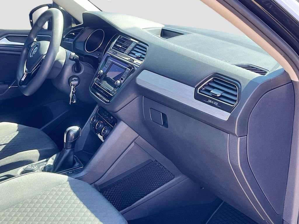 Used 2018 Volkswagen Tiguan S image 29