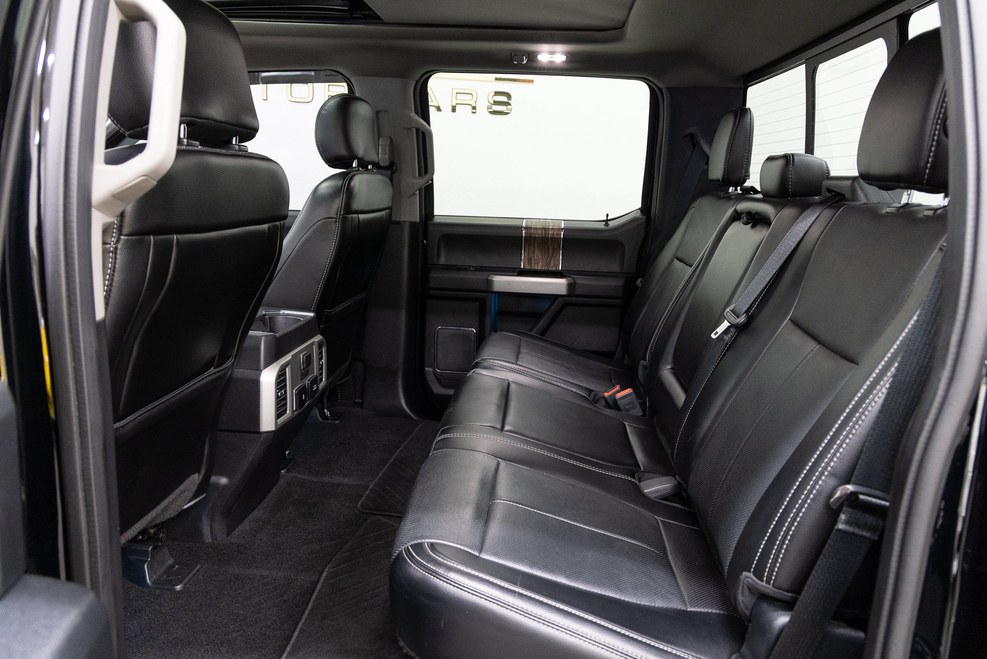 Used 2018 Ford F150 Lariat w/ Equipment Group 502A Luxury AWD/4WD image 8