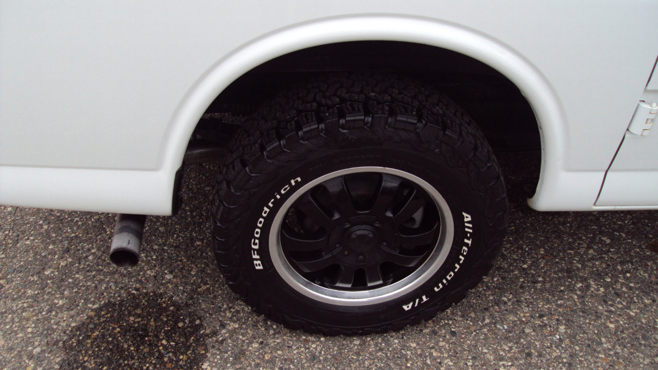 Used 2012 GMC Savana 1500 AWD image 28