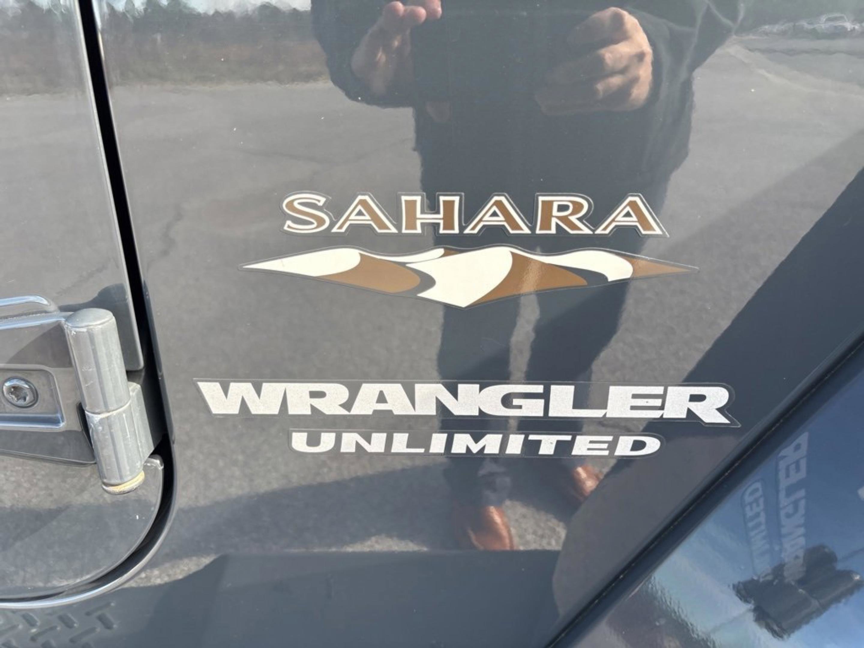 Used 2017 Jeep Wrangler Unlimited Sahara w/ Connectivity Group image 38