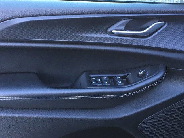 Used 2024 Jeep Grand Cherokee L Laredo w/ Luxury Tech Group I image 13