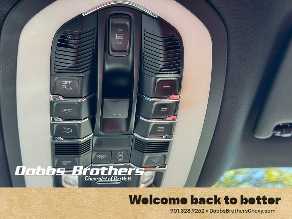 Used 2018 Porsche Macan S image 32