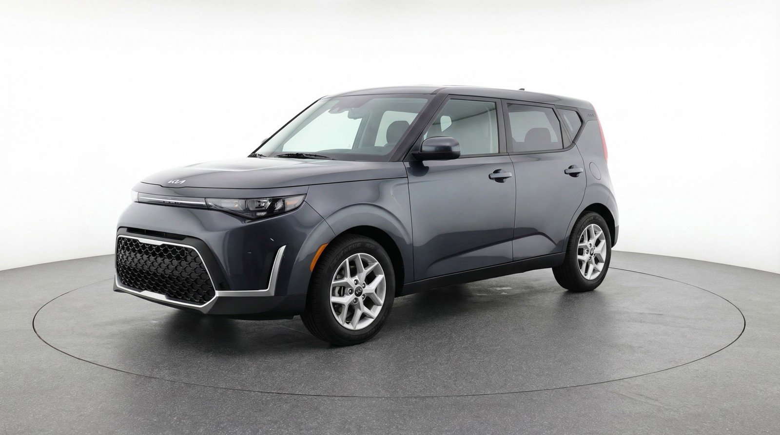 Used 2025 Kia Soul LX w/ LX Technology Package image 3