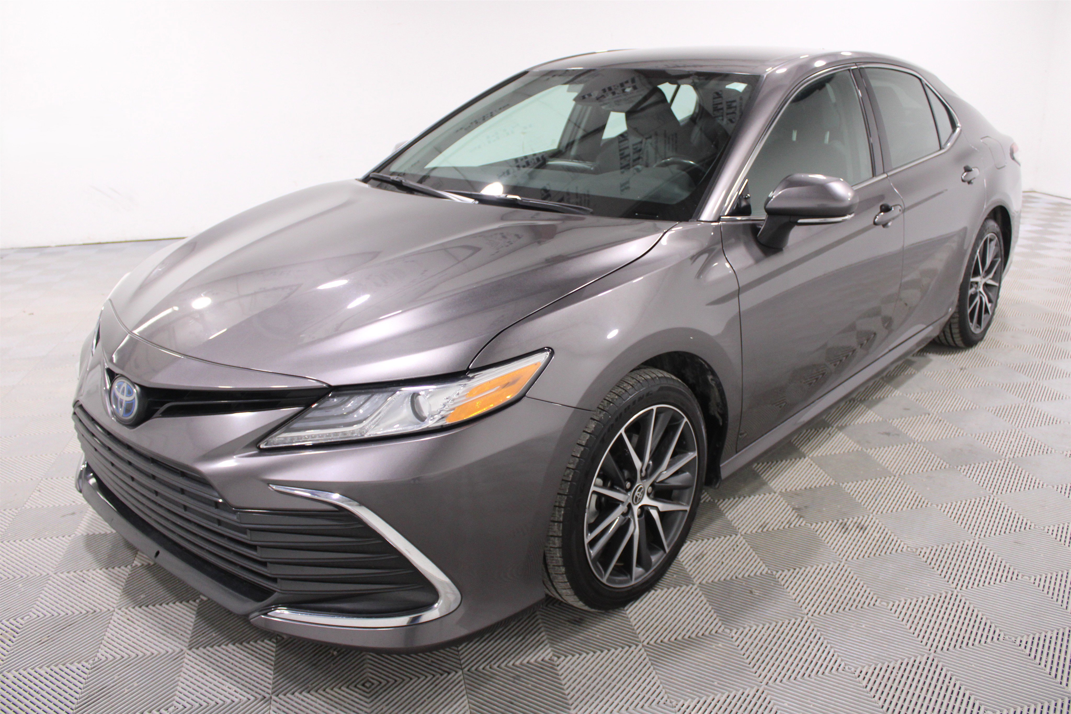Used 2023 Toyota Camry XLE image 31