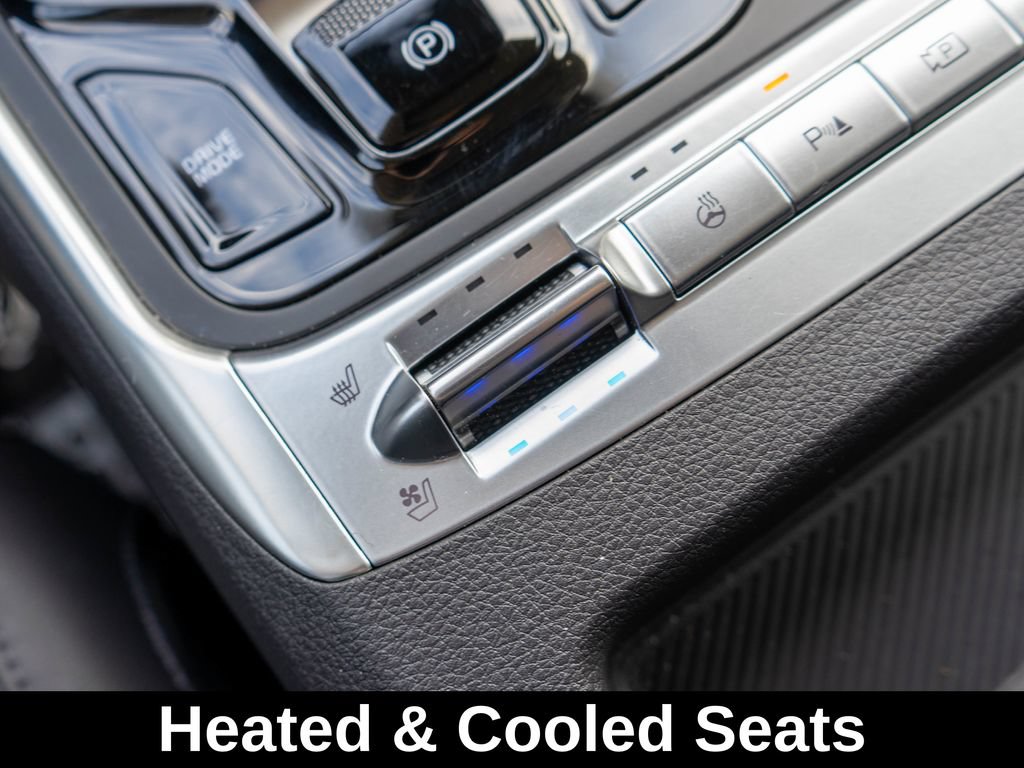 Certified 2025 Kia Carnival SX Prestige FWD image 31