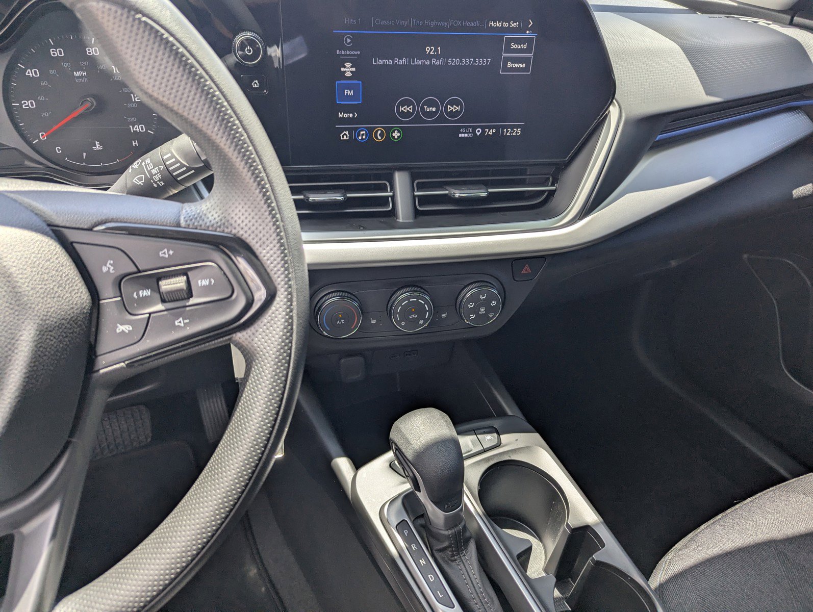 Used 2024 Chevrolet Trax LS w/ LS Convenience Package FWD image 10