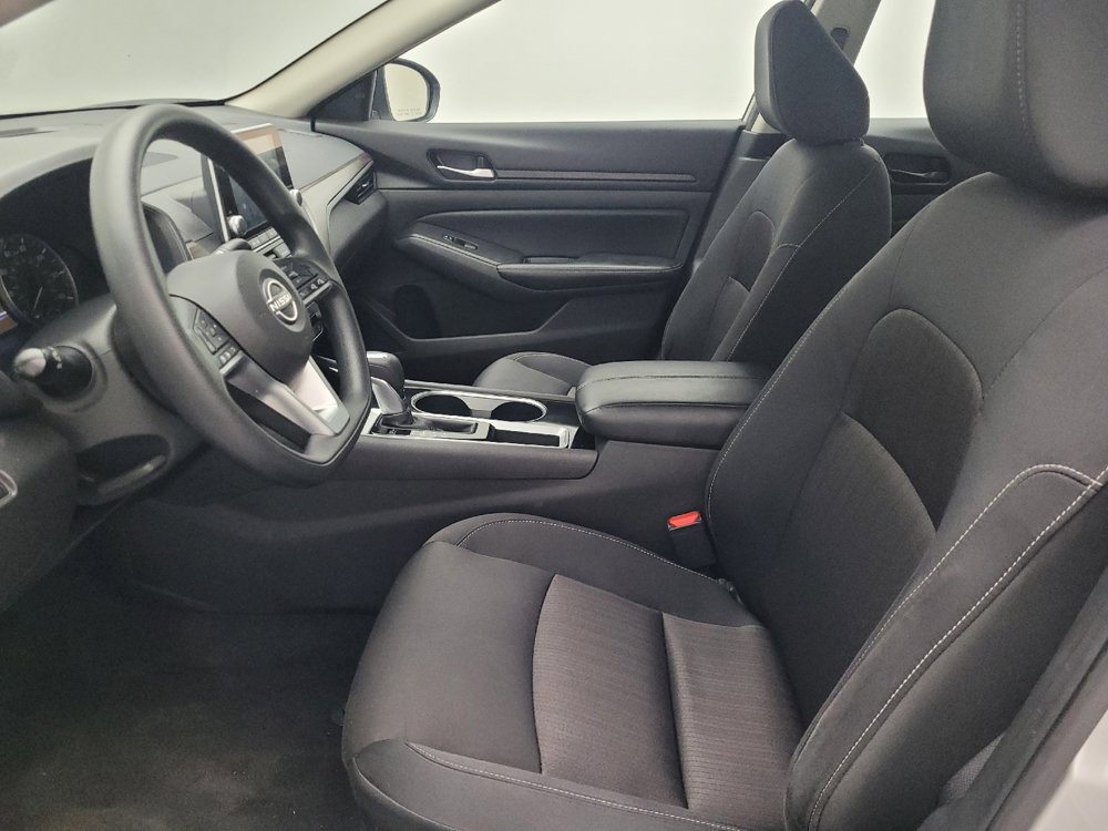 Used 2024 Nissan Altima 2.5 SV image 17