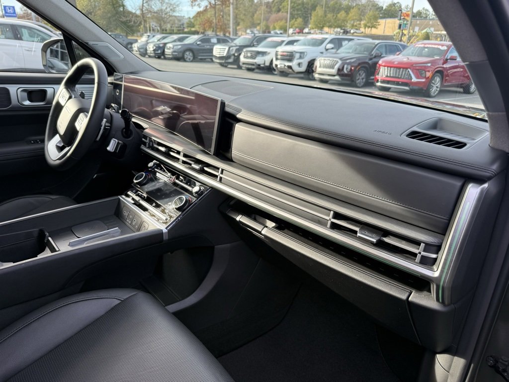 Used 2025 Hyundai Santa Fe Limited image 29
