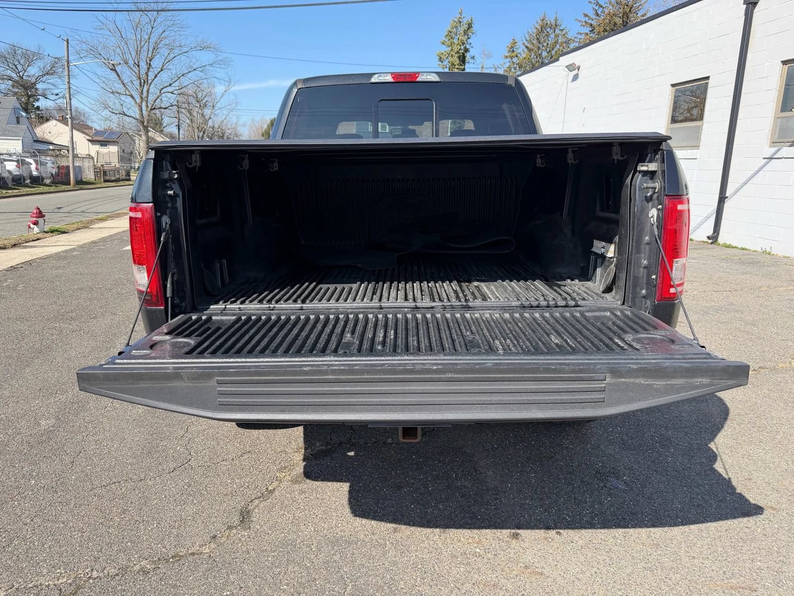 Used 2015 Ford F150 XLT w/ Equipment Group 302A Luxury AWD/4WD image 19