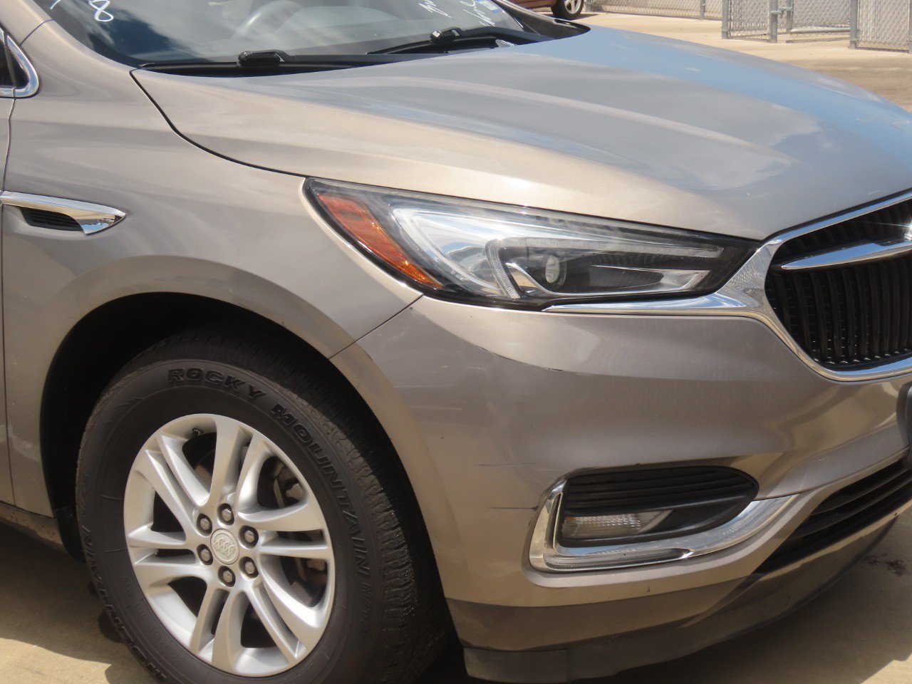 Used 2019 Buick Enclave Essence AWD/4WD image 5