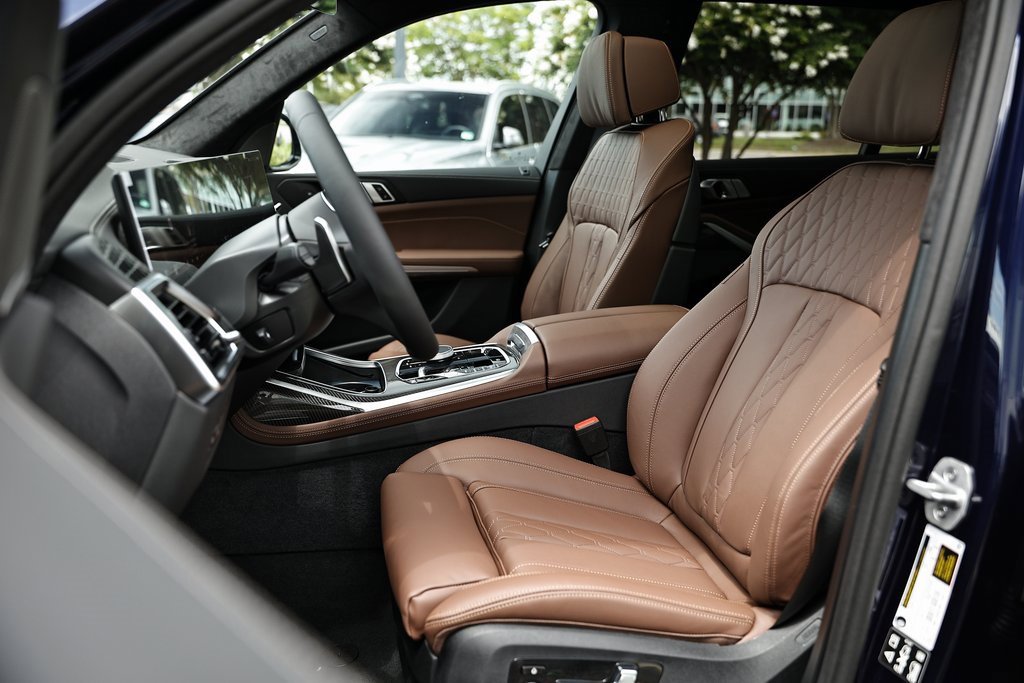 New 2026 BMW X7 M60i w/ M Sport Professional Package image 21