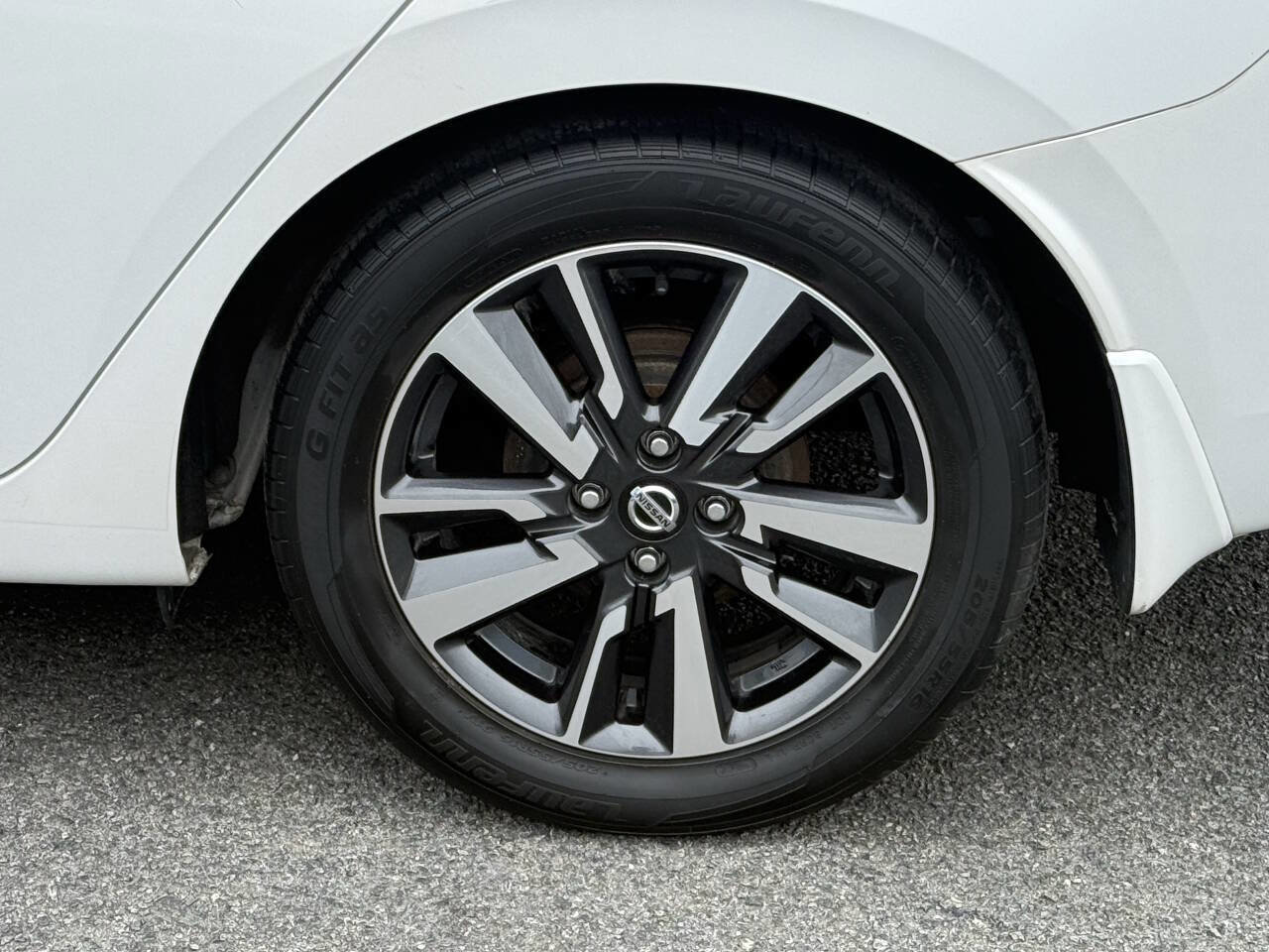 Used 2020 Nissan Versa SV image 26