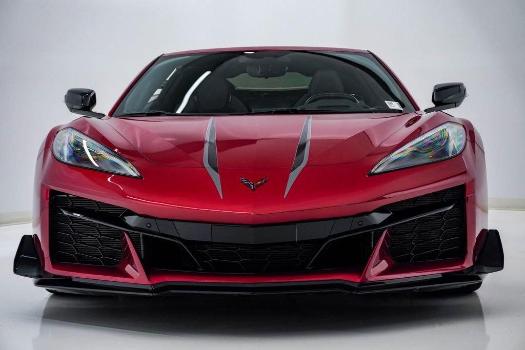 Used 2023 Chevrolet Corvette Z06 w/ Z07 Performance Package RWD image 7