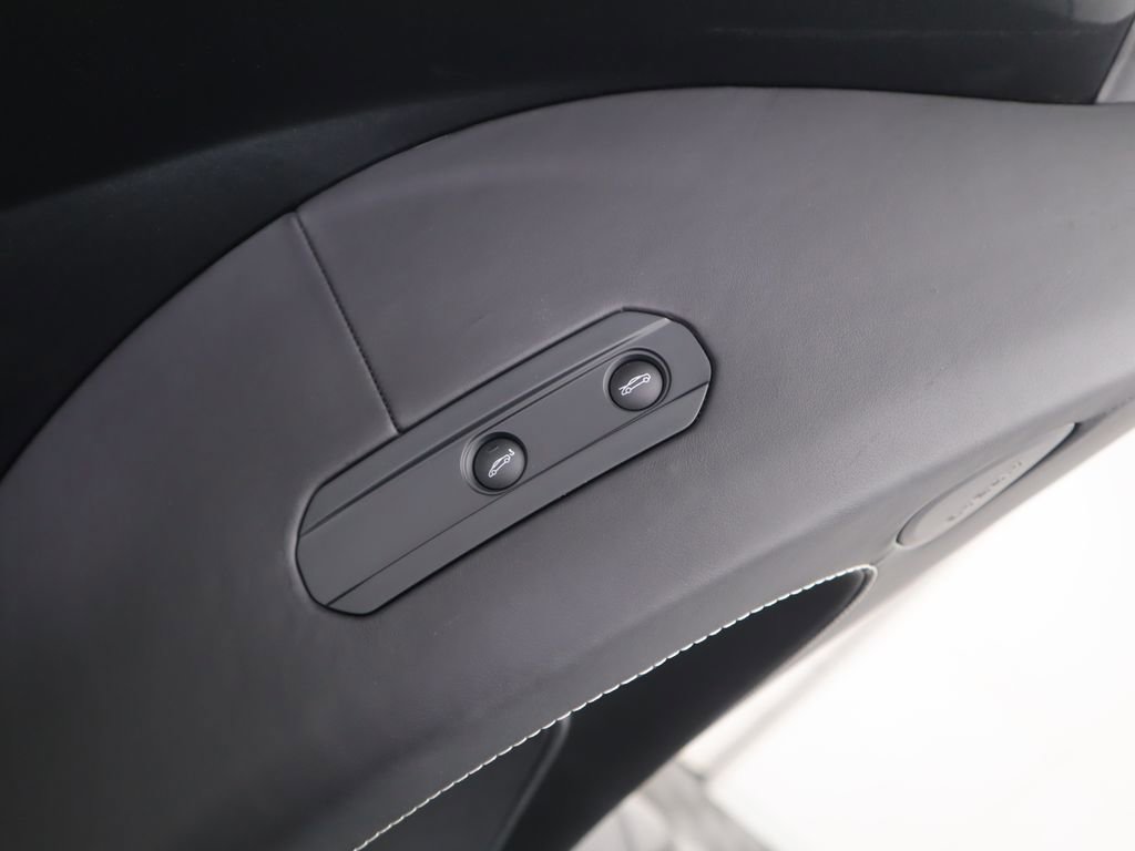 Used 2023 McLaren GT image 22