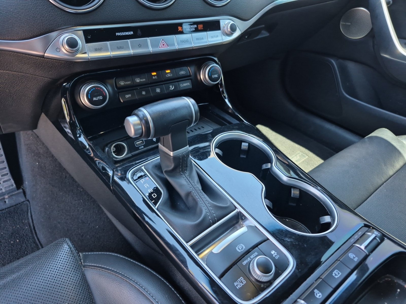 Used 2022 Kia Stinger GT-Line w/ Sun & Sound Package AWD/4WD image 12