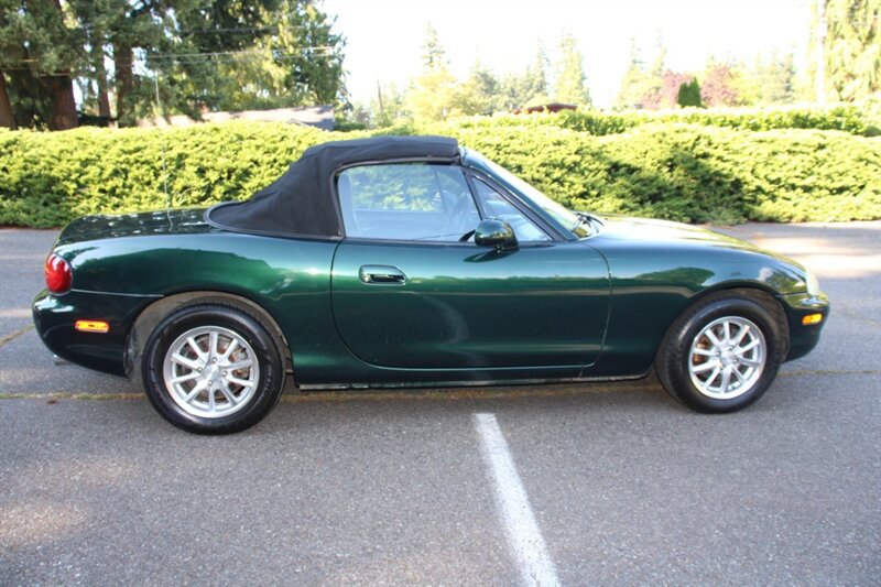 Used 1999 MAZDA MX-5 Miata RWD image 17