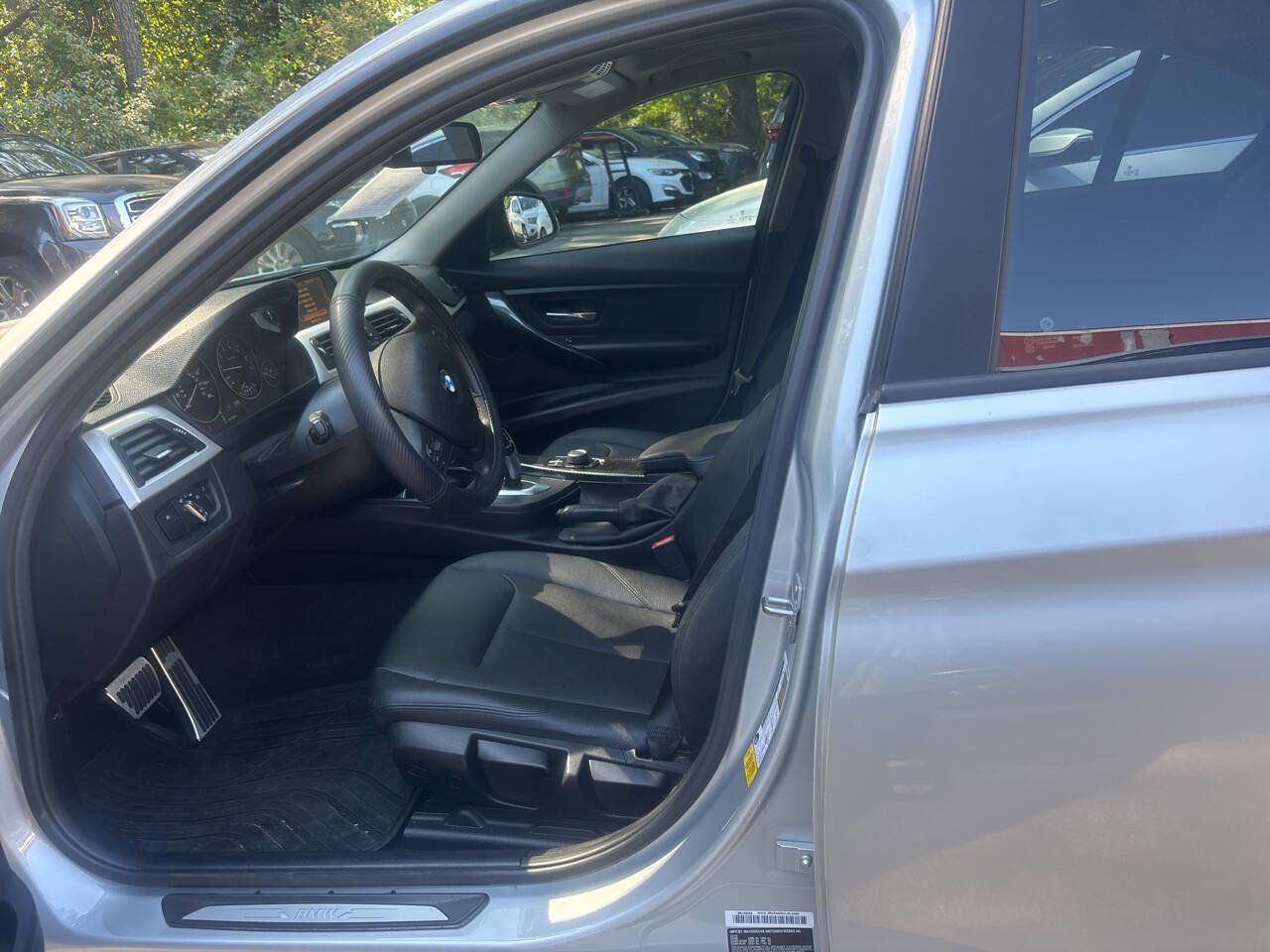 Used 2016 BMW 320i Sedan RWD image 12