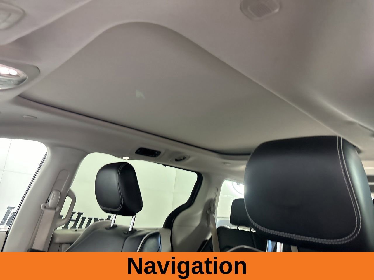 Used 2023 Chrysler Pacifica Limited FWD image 10