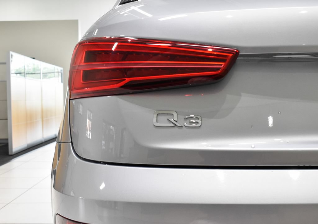 Used 2018 Audi Q3 2.0T Premium w/ Convenience Package AWD/4WD image 12
