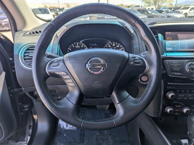 Used 2016 Nissan Pathfinder SV image 13