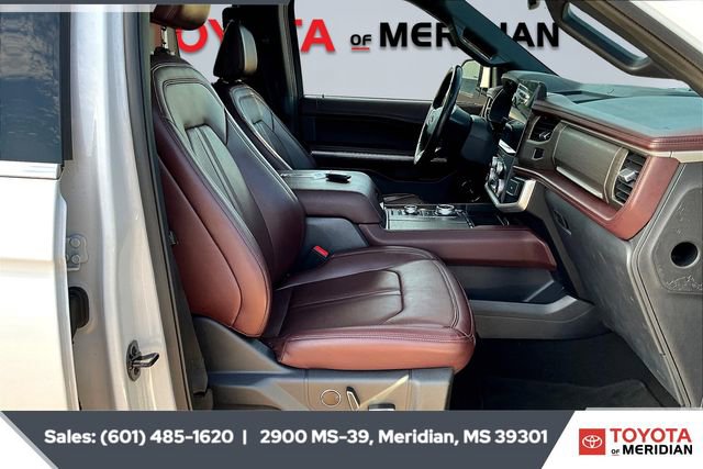 Used 2024 Ford Expedition Limited image 6