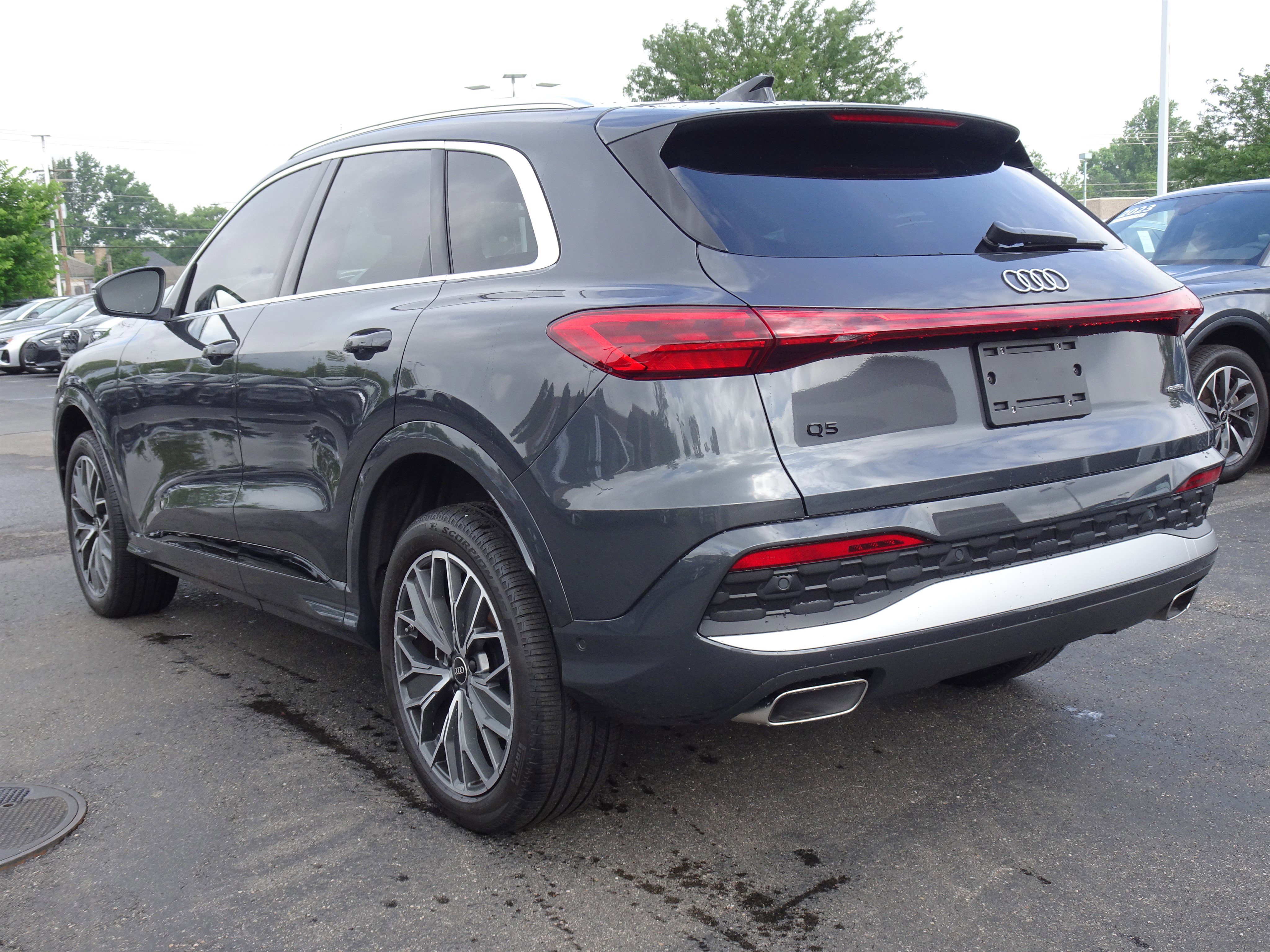 Certified 2025 Audi Q5 Premium Plus AWD/4WD image 3