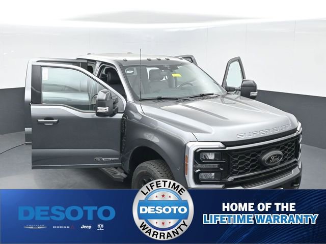 New 2026 Ford F250 Lariat w/ Black Appearance Package image 53