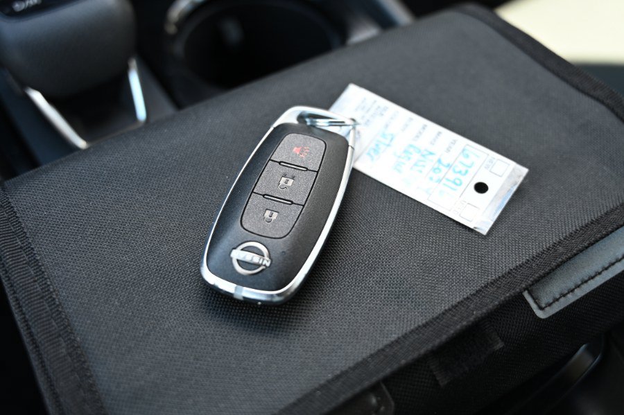 Used 2024 Nissan Rogue S FWD image 26