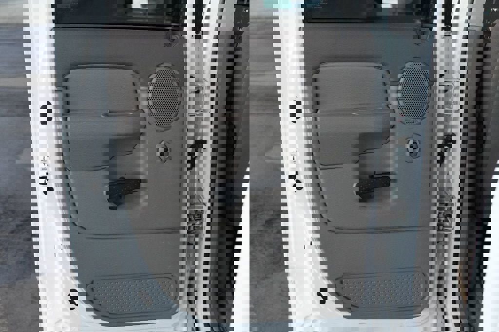 Used 2004 Dodge Ram 2500 Truck SLT w/ Trailer Tow Group image 18