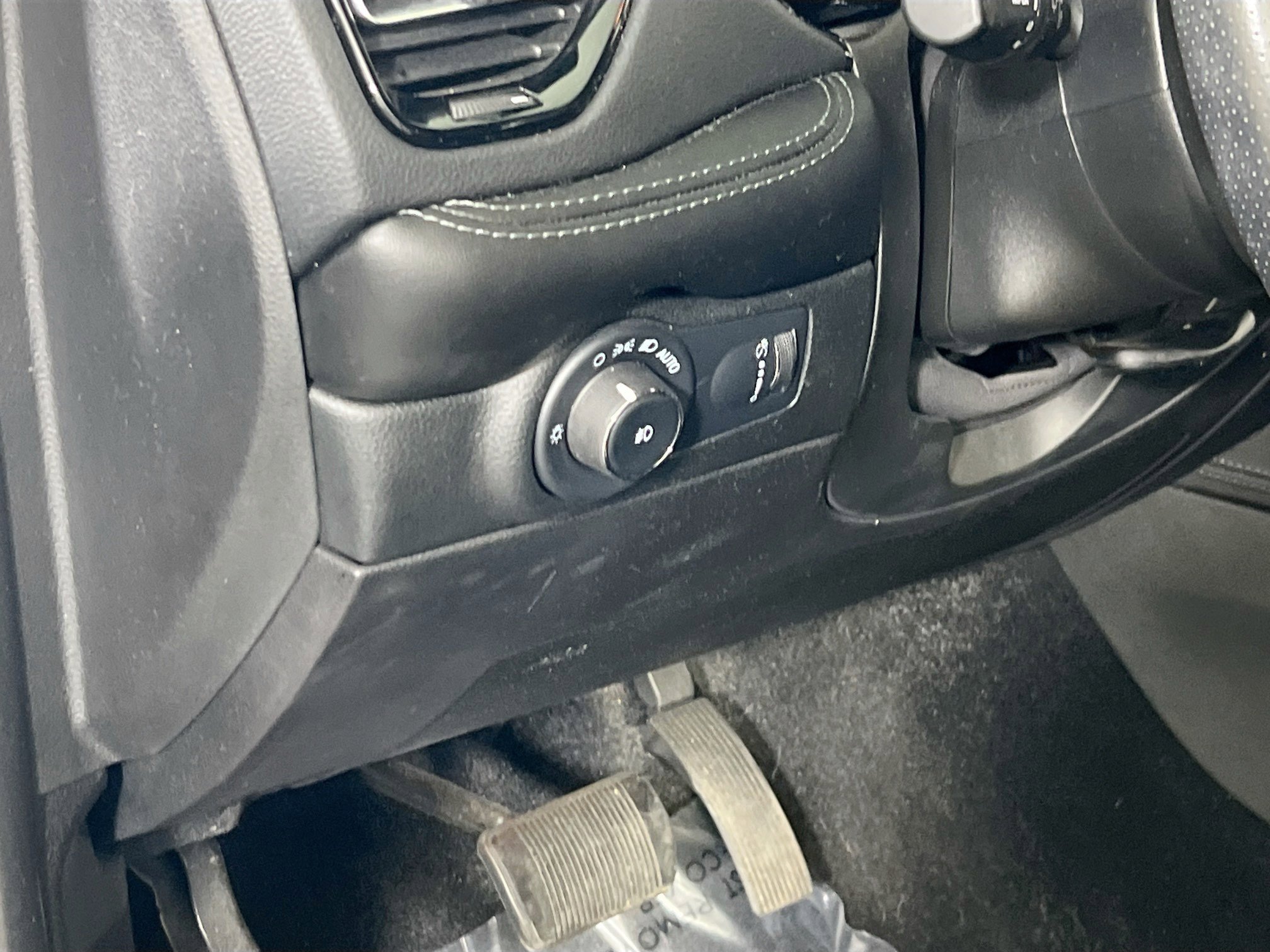 Used 2022 Dodge Durango SXT w/ Blacktop Package image 10