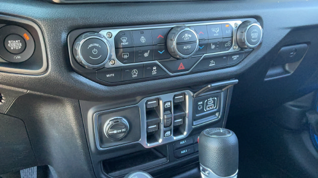 New 2026 Jeep Gladiator Sport AWD/4WD image 17