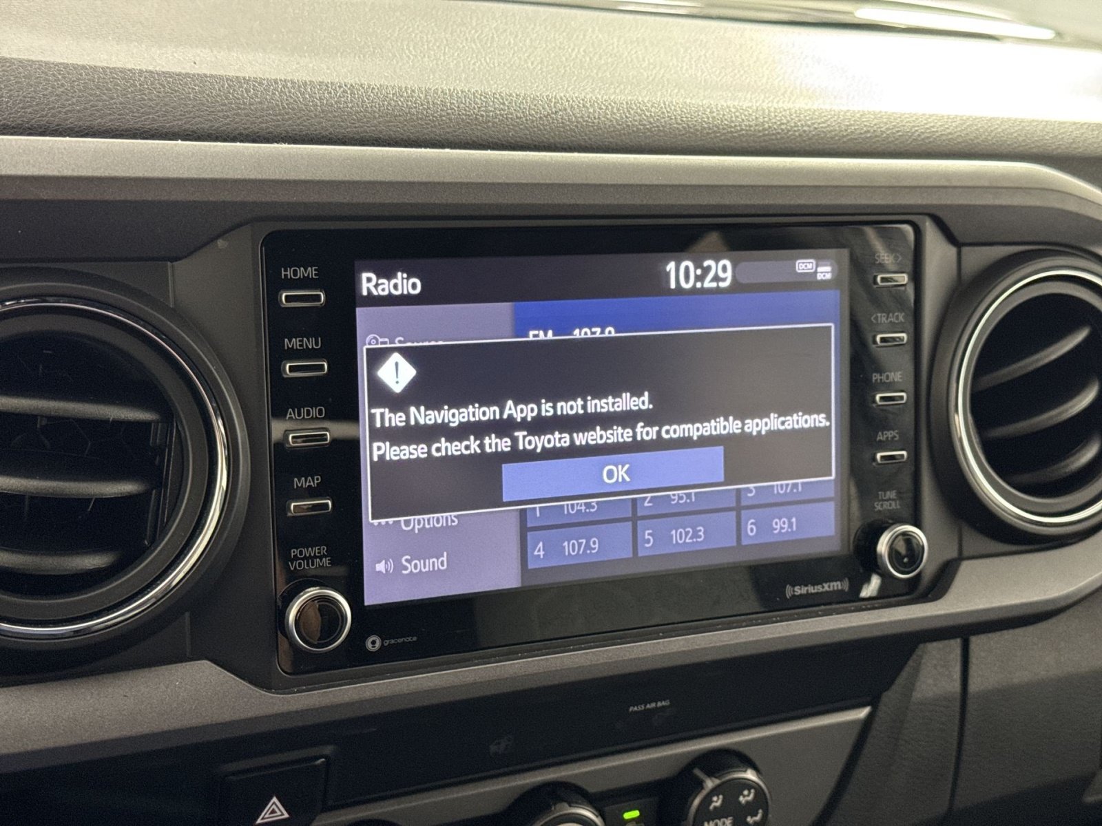 Used 2020 Toyota Tacoma TRD Off-Road w/ Technology Package AWD/4WD image 20
